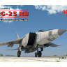 Склеиваемая пластиковая модель МиГ-25 РБ Советский самолет-разведчик. Масштаб 1:48