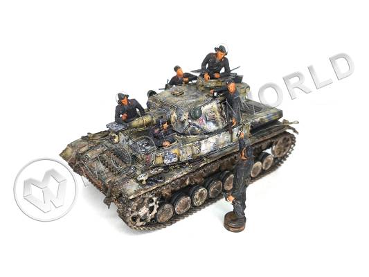Готовая модель Немецкий танк Pz IV E с экипажем в масштабе 1:35