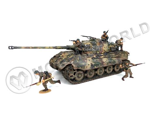 Готовая модель Немецкий танк Кинг Тигр с танковым десантом в масштабе 1:35