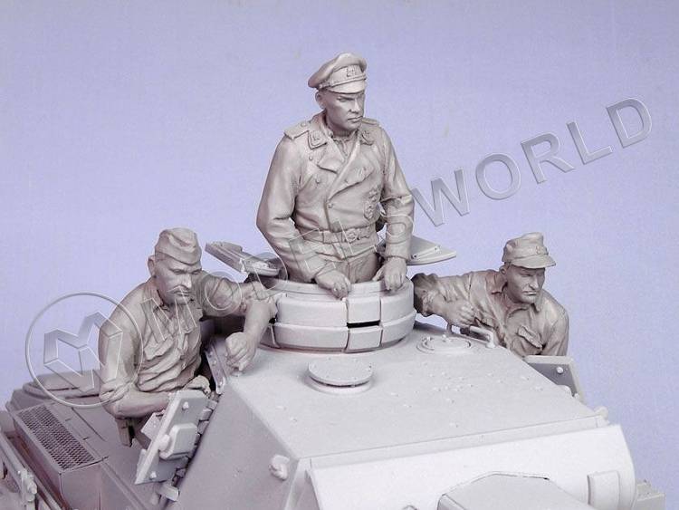 Фигуры Германский танковый экипаж для Pz.Kpfw.III/IV, лето 1940-45 гг. Масштаб 1:35 - фото 1