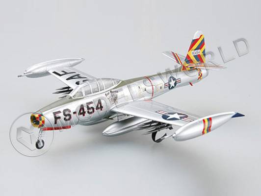 Готовая модель самолета F-84G "Thunderjet" "Four Queens/Olie" Joe Davis в масштабе 1:72