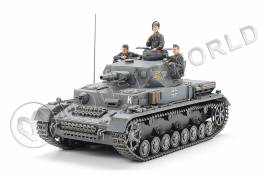 Склеиваемая пластиковая модель Немецкий танк Panzerkampfwagen IV Ausf.F с тремя фигурами. Масштаб 1:35