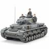 Склеиваемая пластиковая модель Немецкий танк Panzerkampfwagen IV Ausf.F с тремя фигурами. Масштаб 1:35