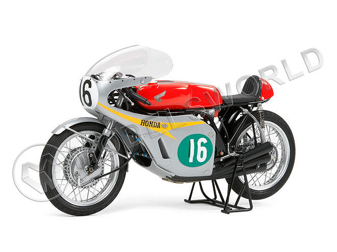 Склеиваемая пластиковая модель мотоцикла Honda RC166. Масштаб 1:12 - фото 1