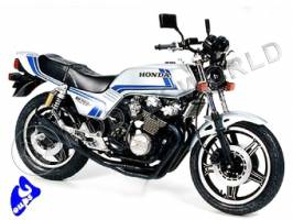 Склеиваемая пластиковая модель мотоцикла Honda CB750F 'Custom Tuned'. Масштаб 1:12
