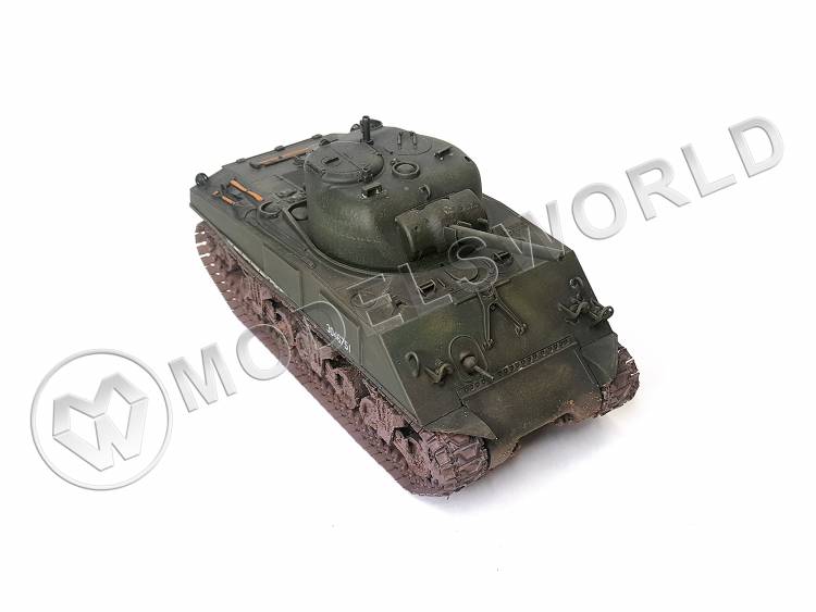 Готовая модель британский танк Шерман (M4A3 105 мм) в масштабе 1:35 - фото 1